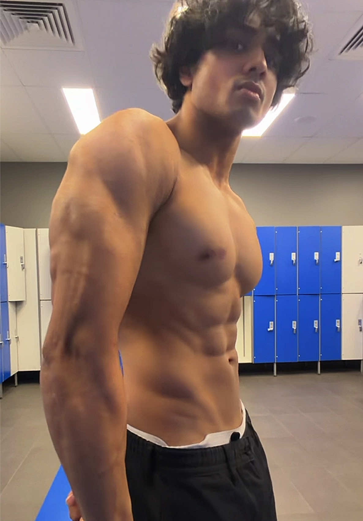 @aaryan