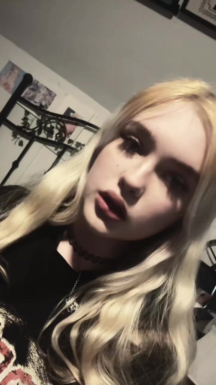 @alexis 🖤💿