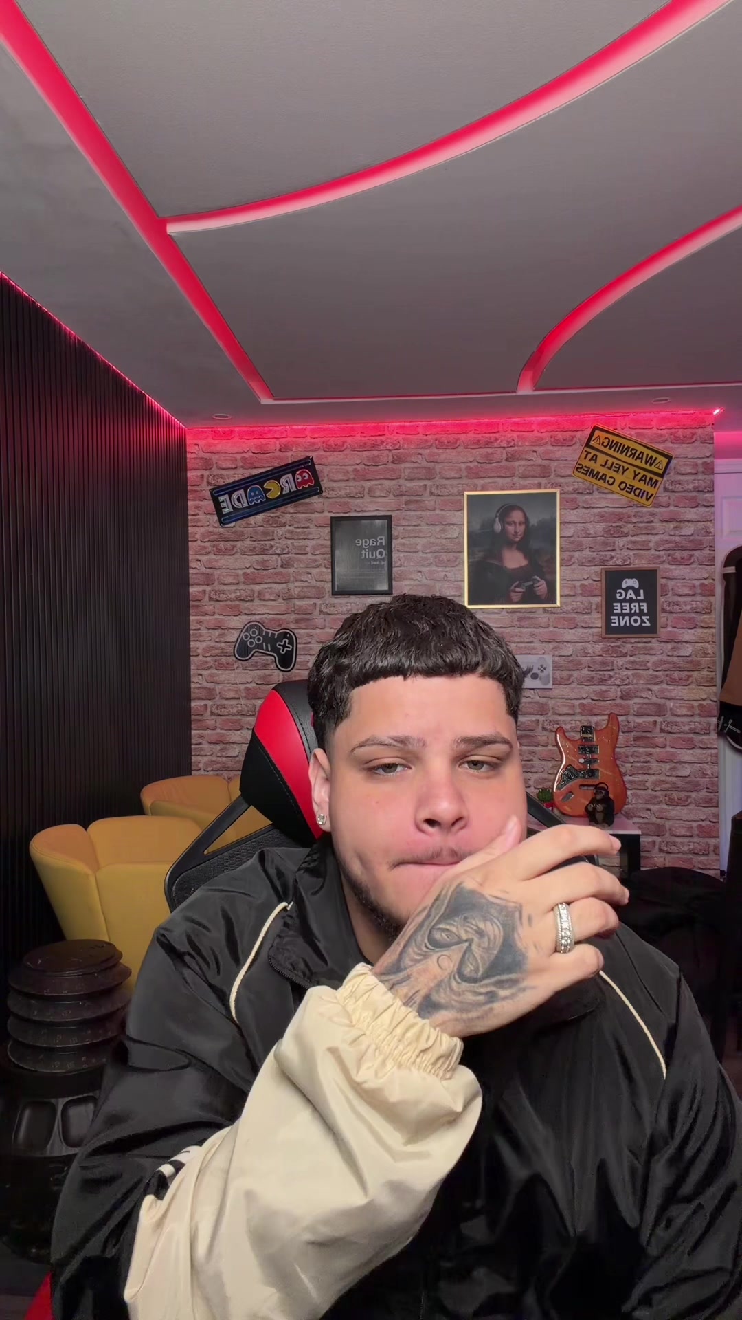 @deimioficial