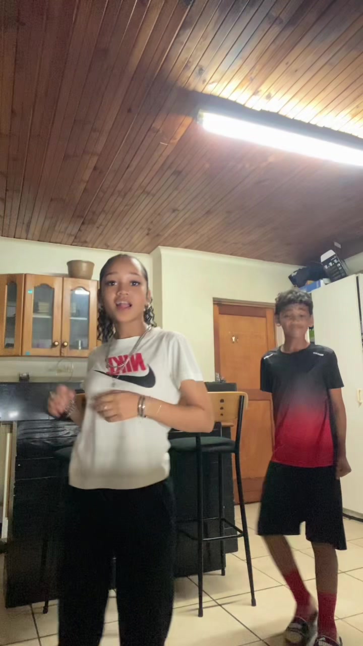 @𝔱𝔢𝔯𝔯𝔦_𝔞𝔯𝔢𝔫𝔡𝔰𝔢