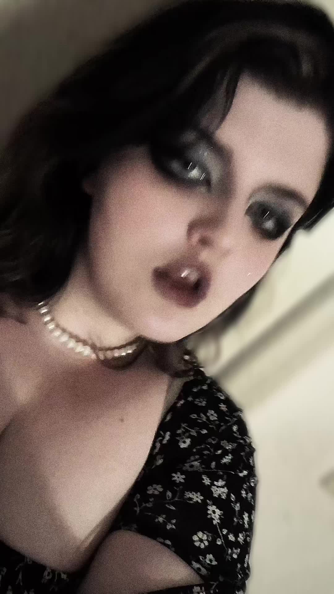 @Makeup_Show_Horror_Tell