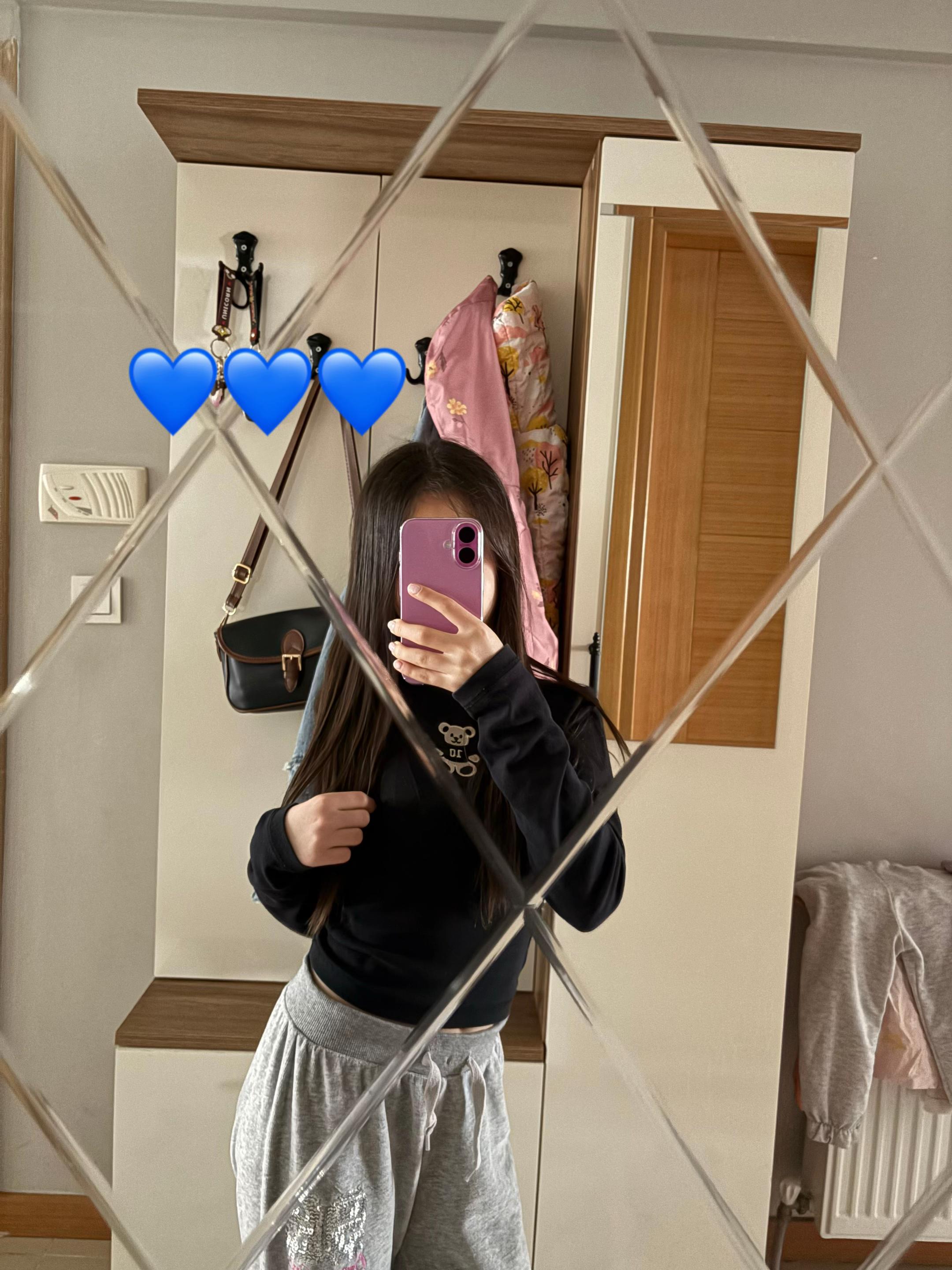 @Azra 🦋💐🐚