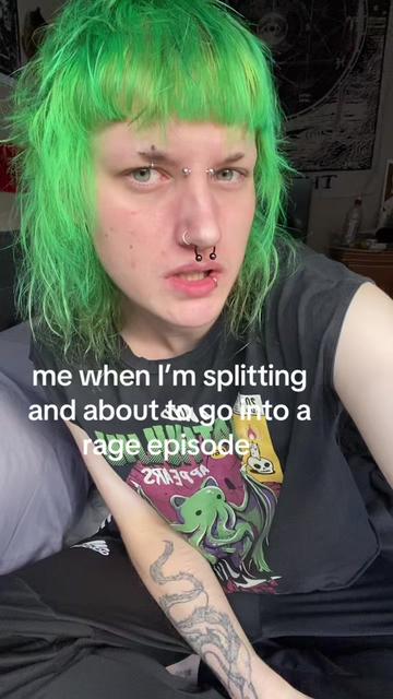 @imthegremlininurwalls🧍