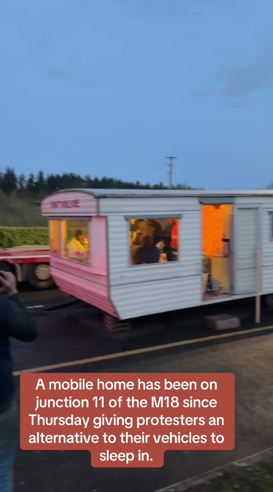 @theclareecho