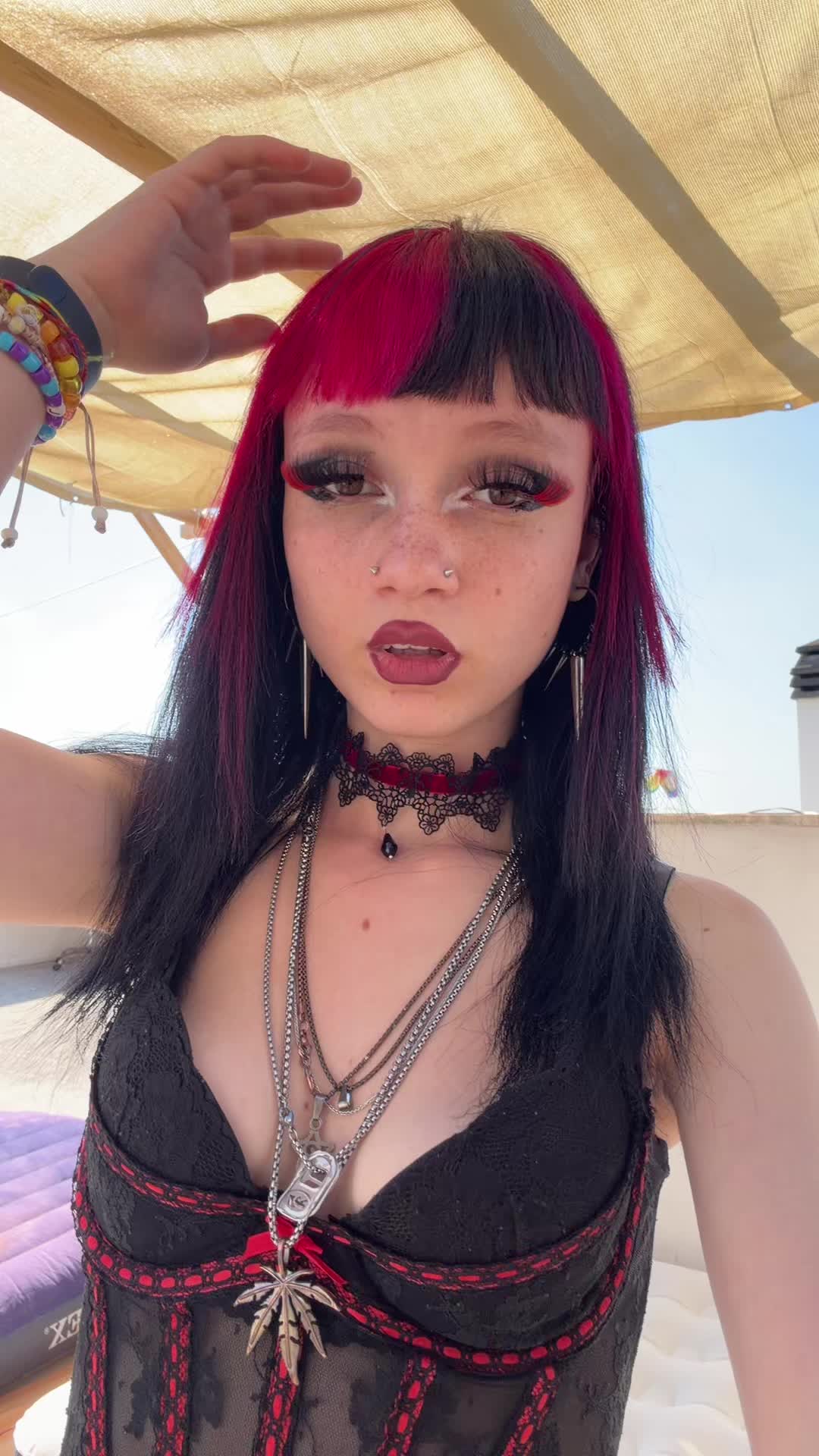 @♰lili♰
