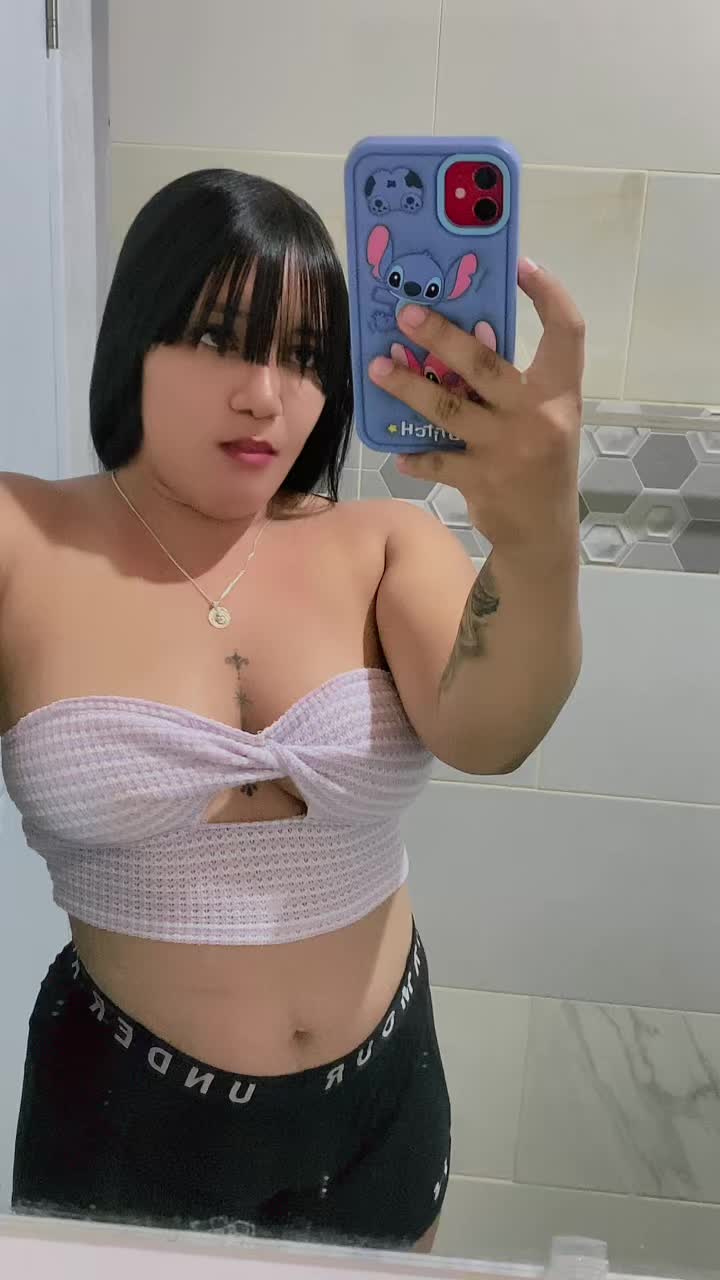 @Alexandra_ Castillo