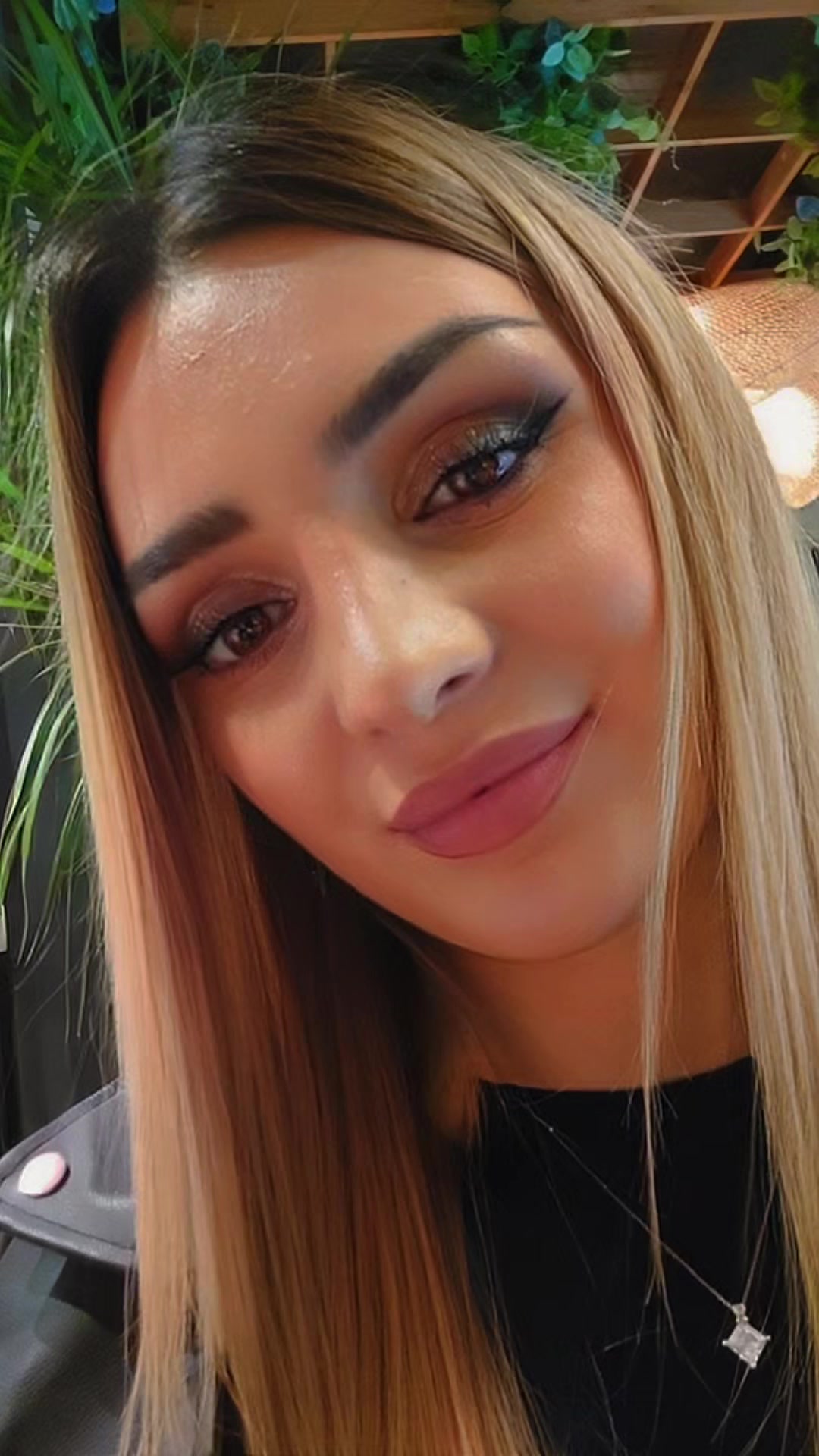 @ნინი