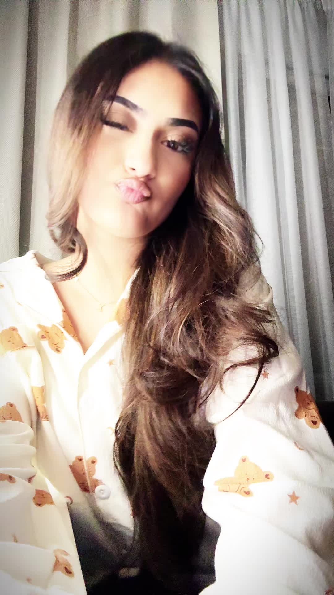 @𝐸🌺