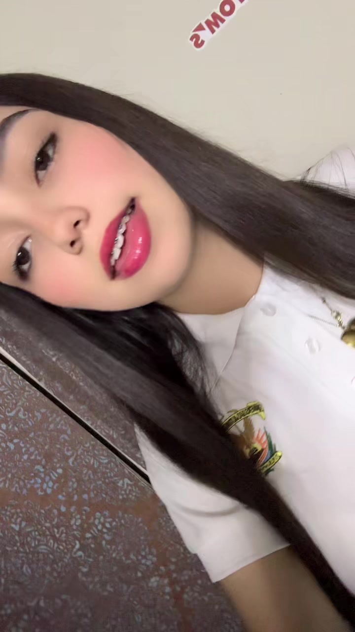 @🙂&zwj;↕️