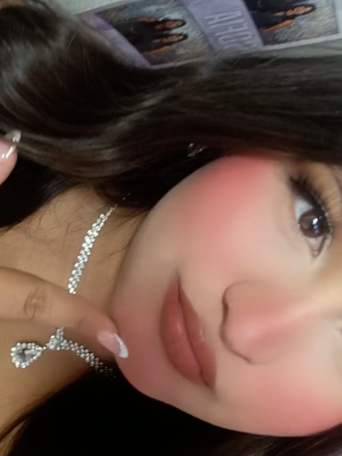@Itzel_08