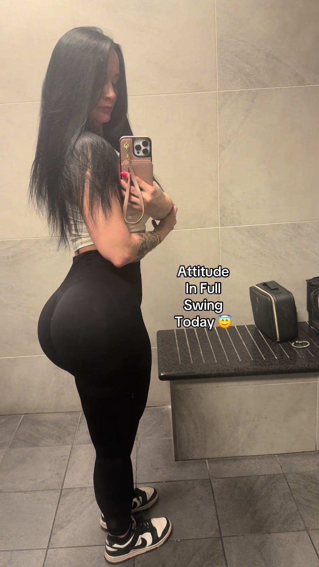 @Lusty_Leggings_Chic