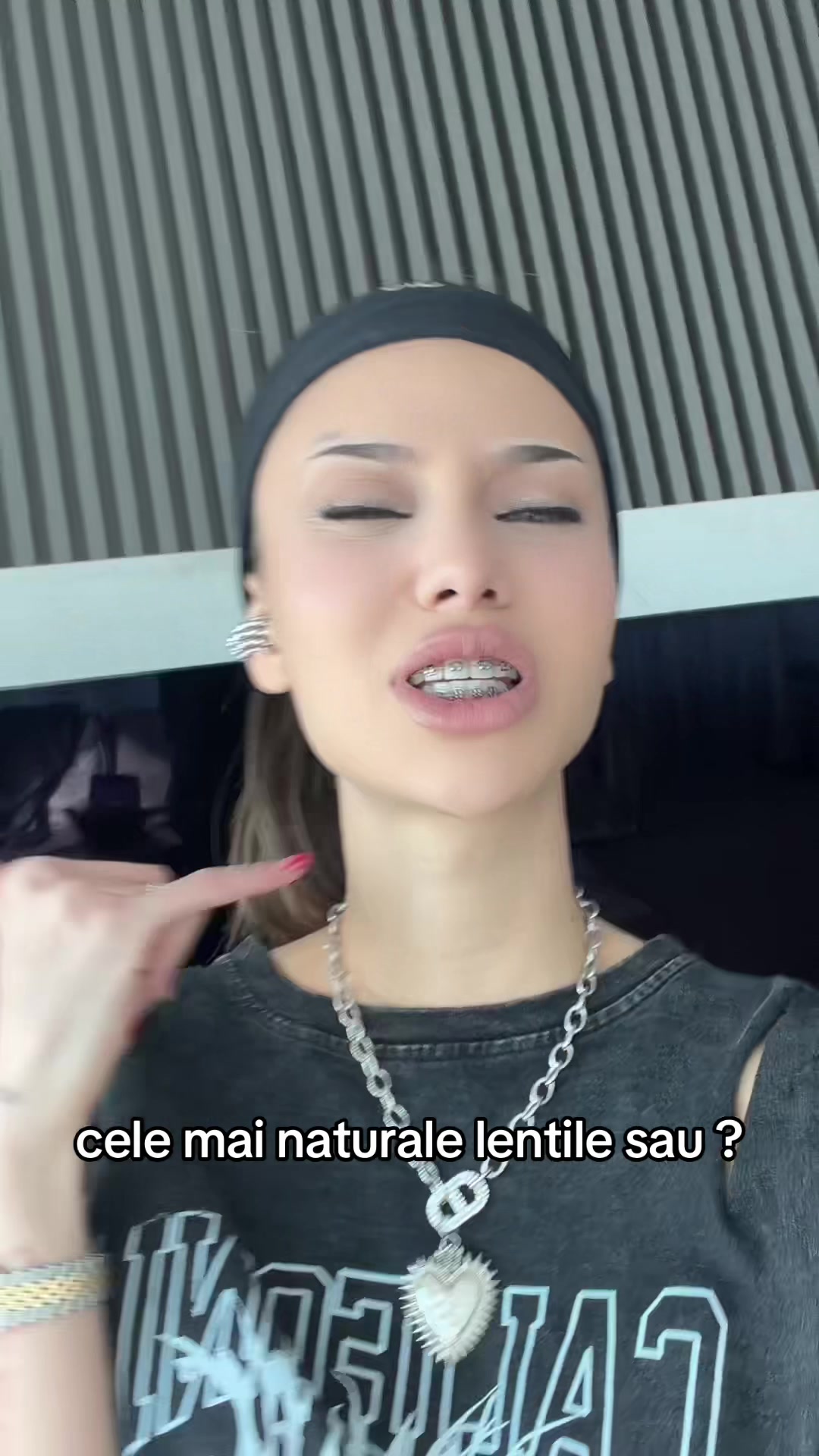 @One Roxana