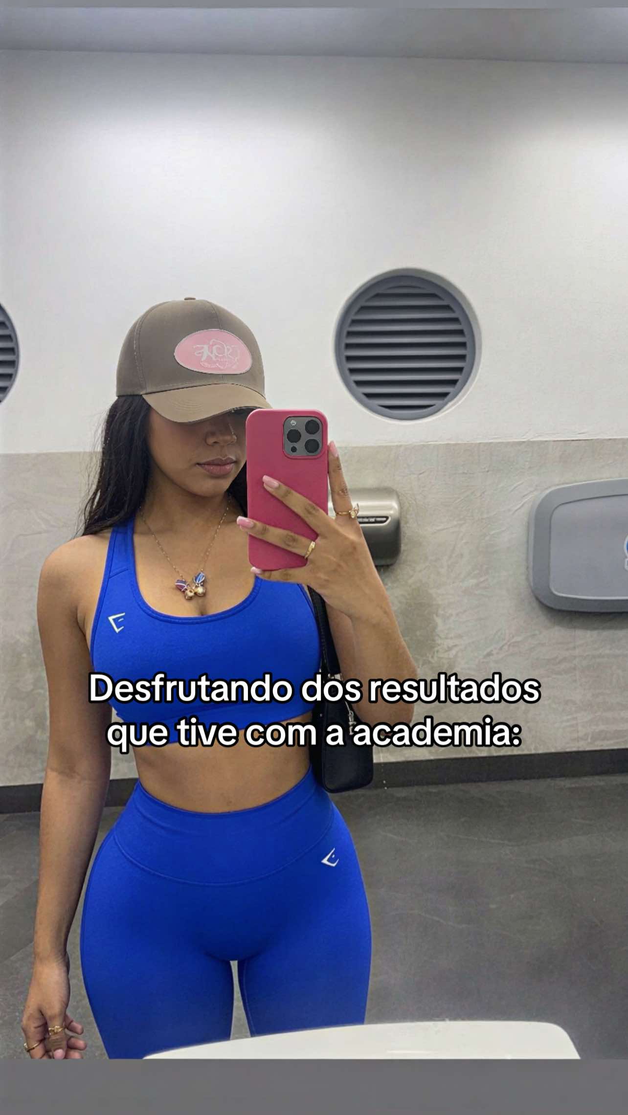 @Laura🦋