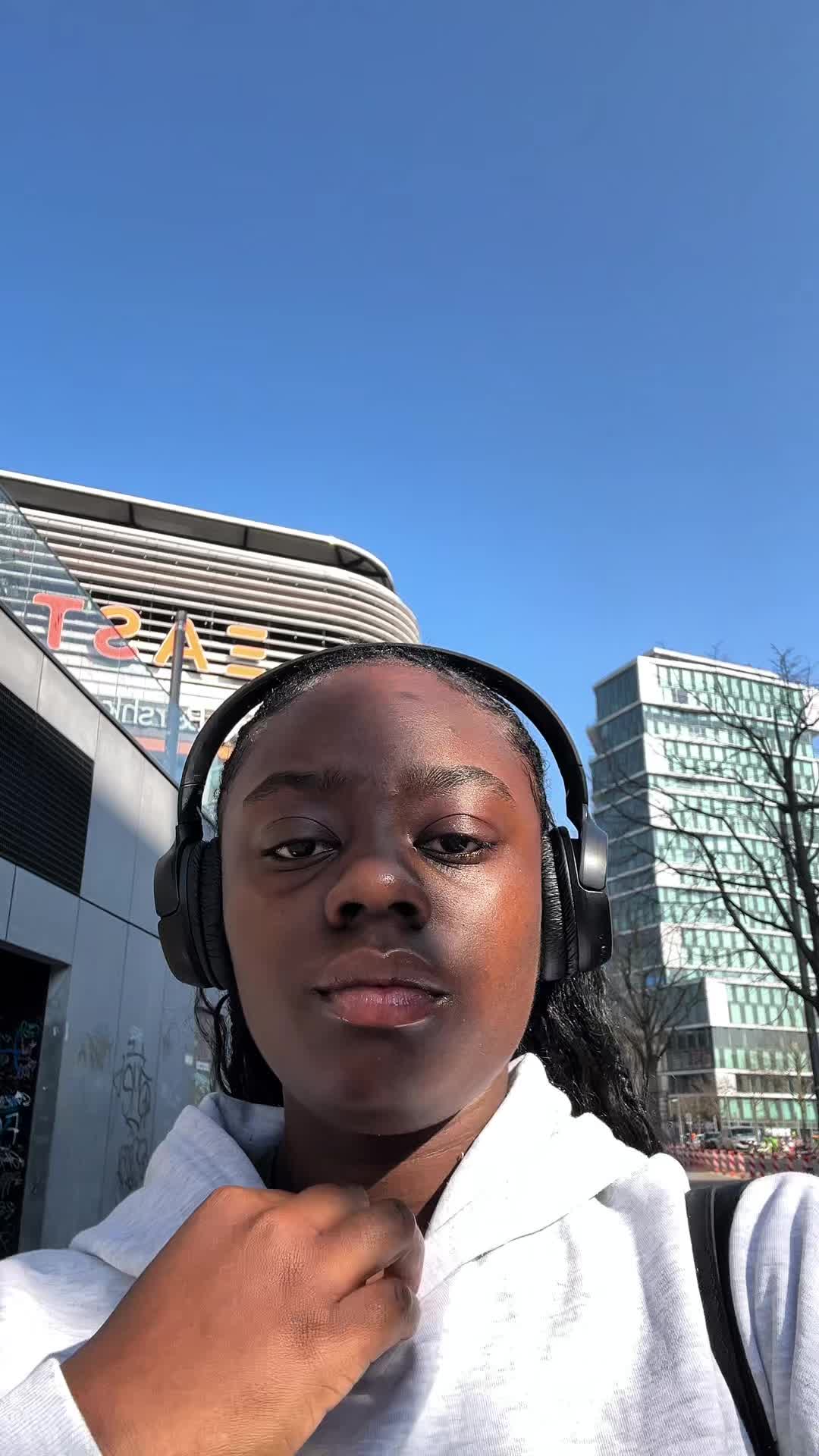 @Blanche🙂&zwj;↕️🖤