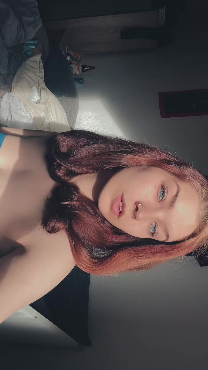 @𝑆𝐴𝑀𝐴𝑁𝑇𝐻𝐴♡