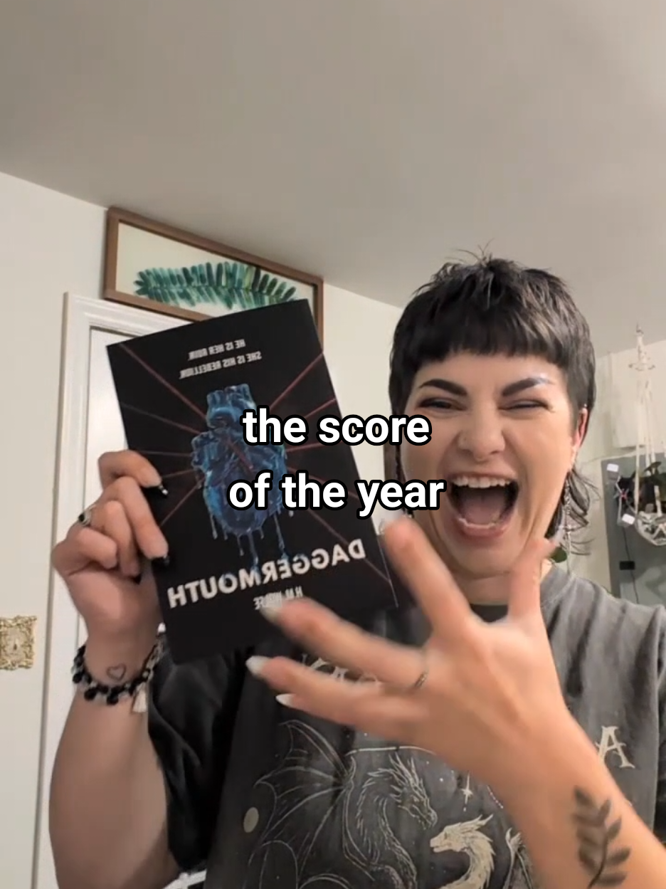 @Kayla ✨🖤📚