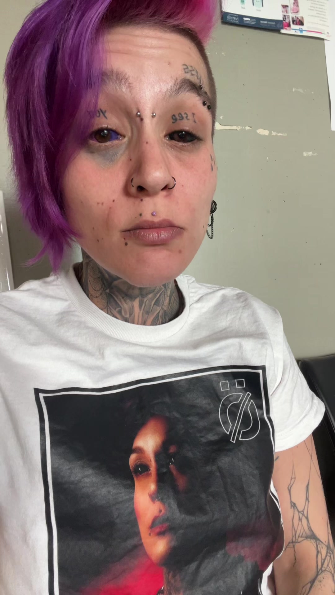 @𝓹𝓾𝓻𝓹𝓵𝓮 𝓮𝔂𝓮𝓼 💜👀