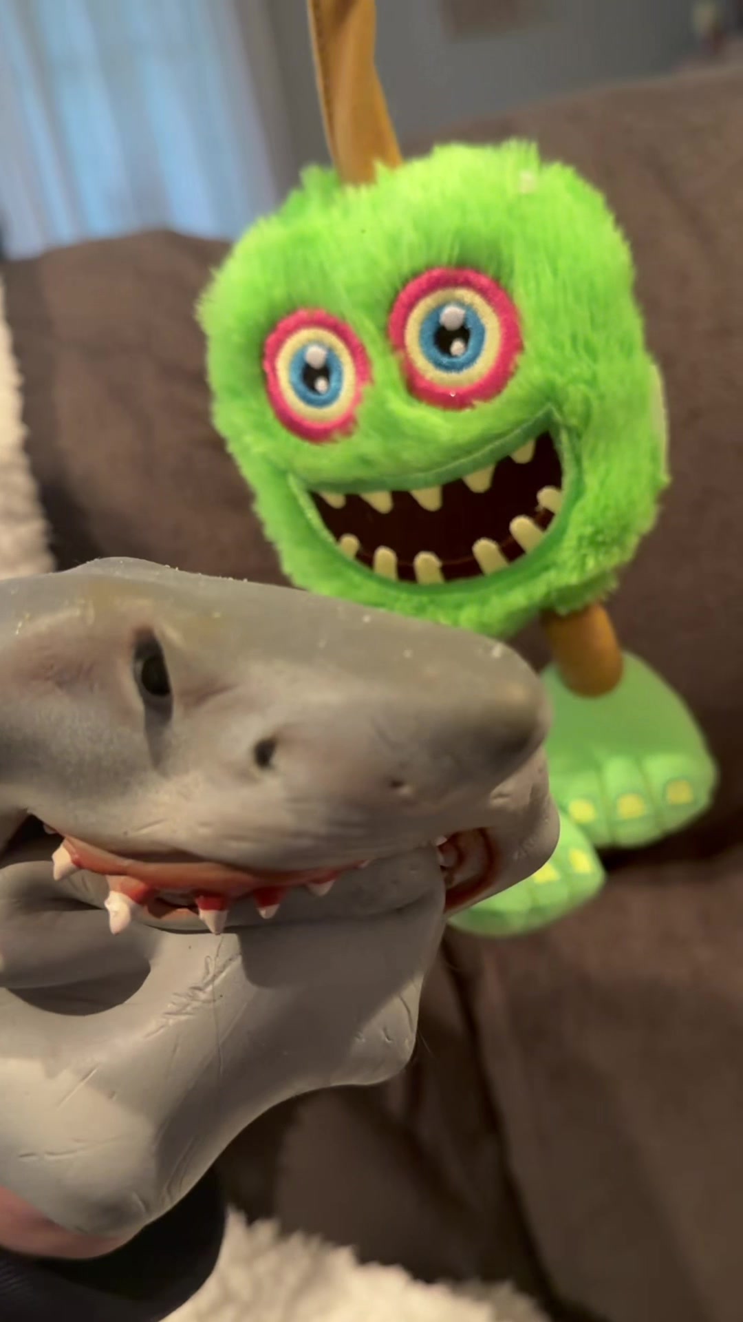 @the.shark.puppet