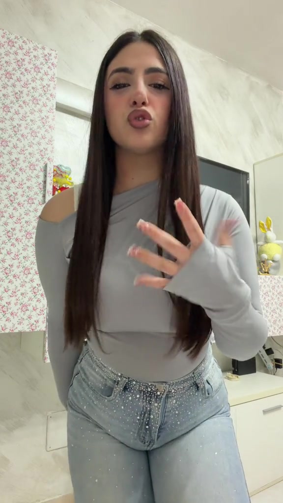 @𝐈 𝐋 𝐄 𝐍 𝐘 𝐀💋