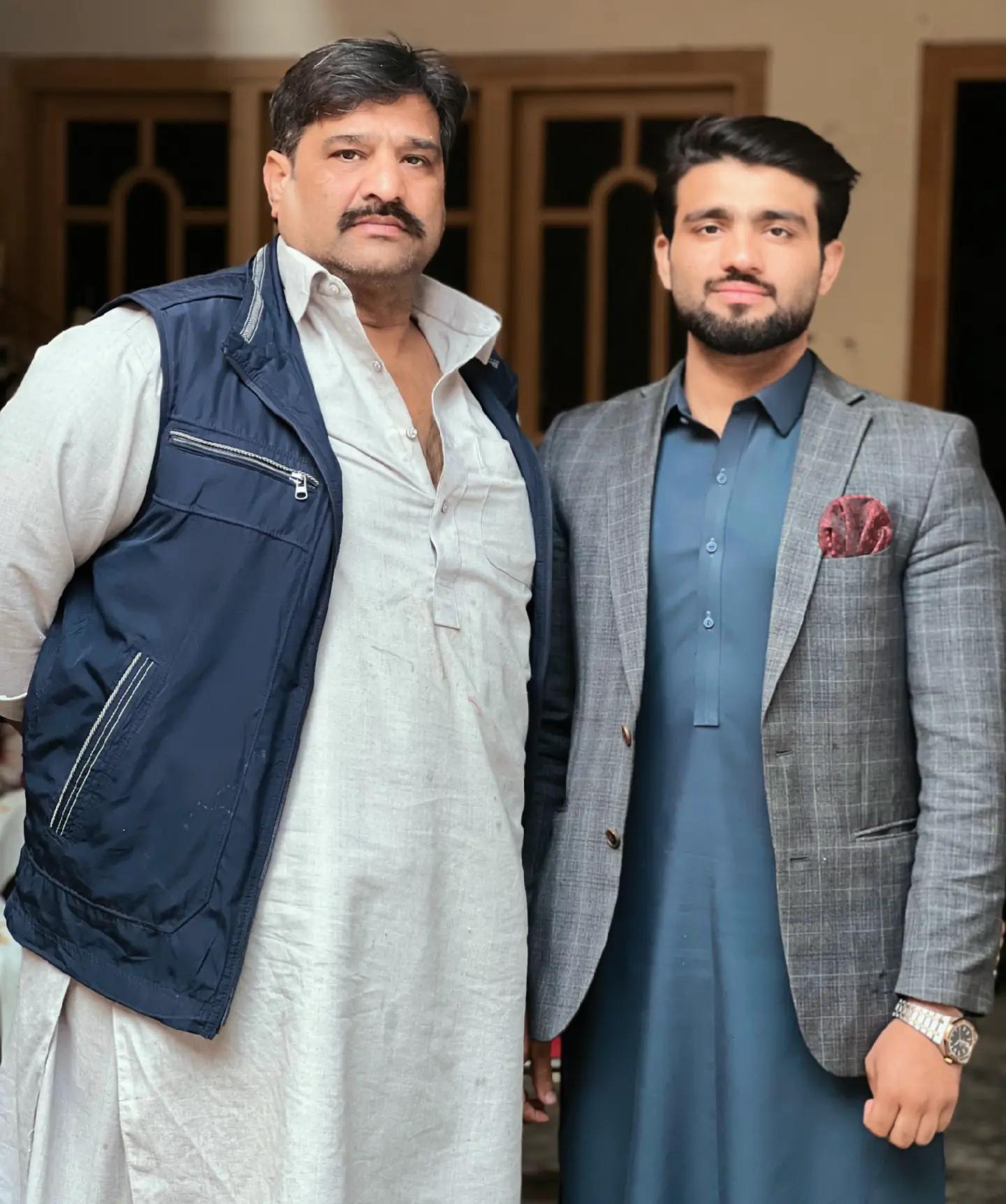 @Ahsan Khan⭐