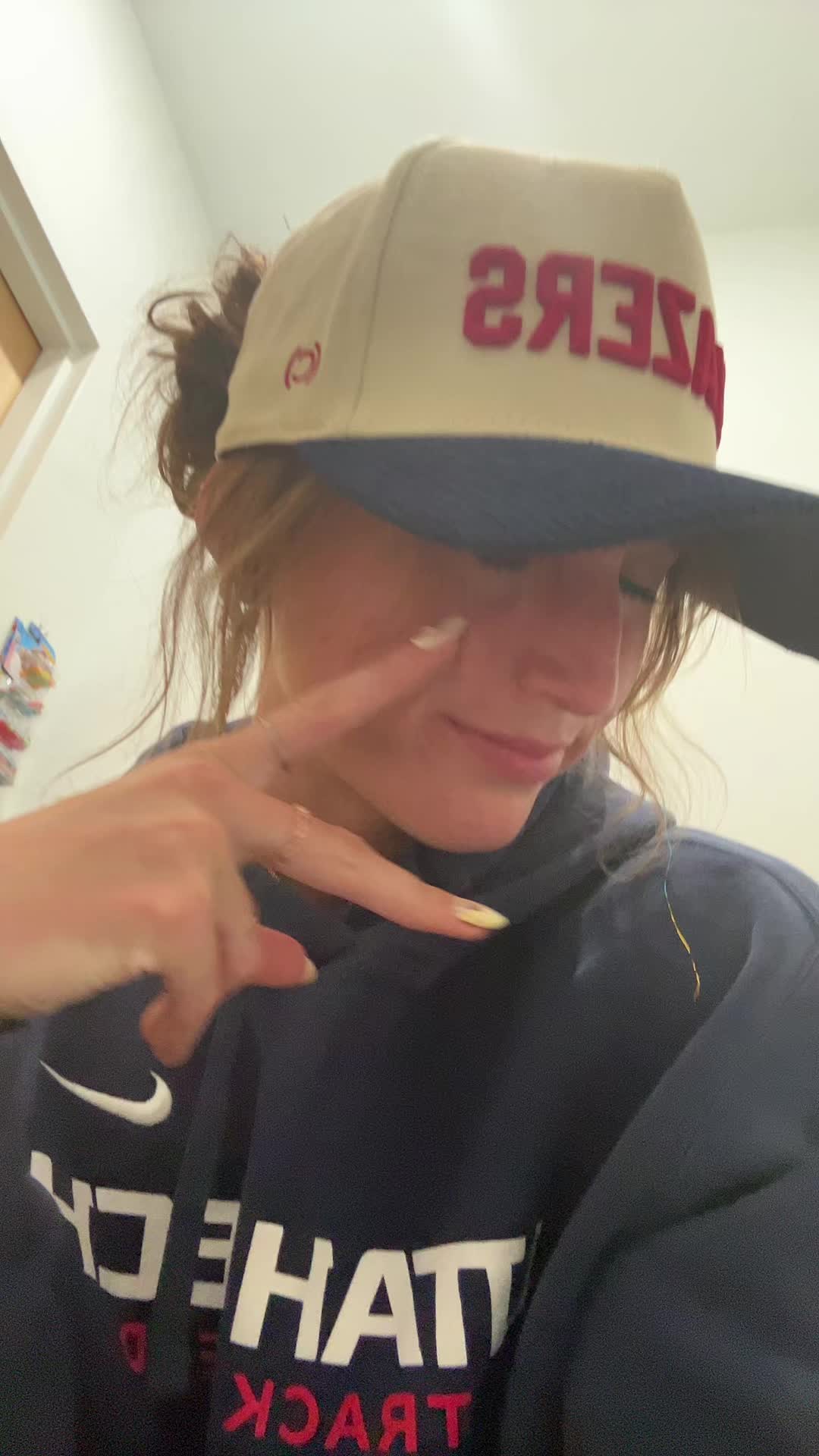 @🦈