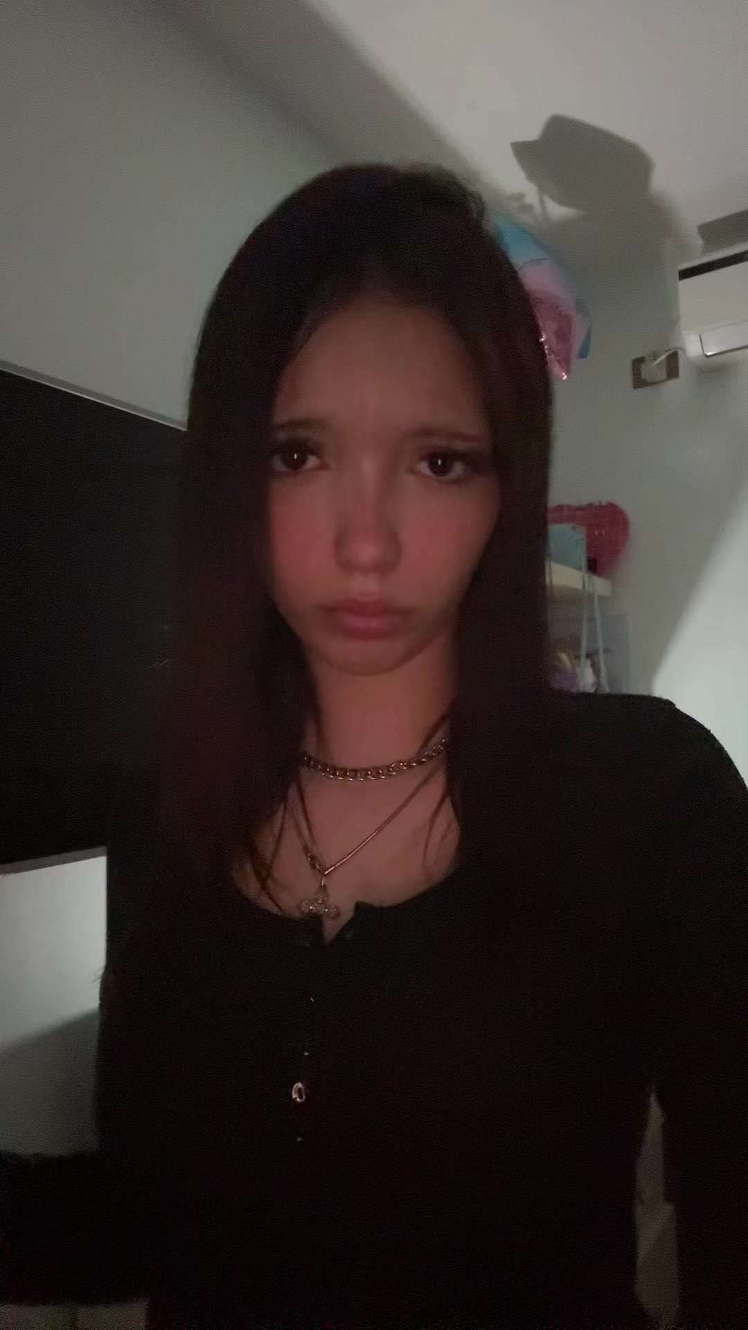 @Poli