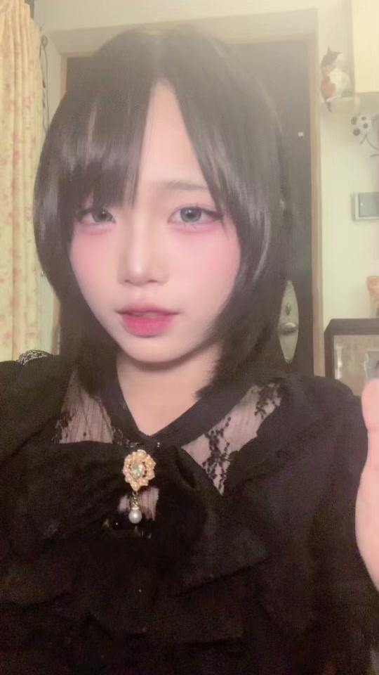 @玥