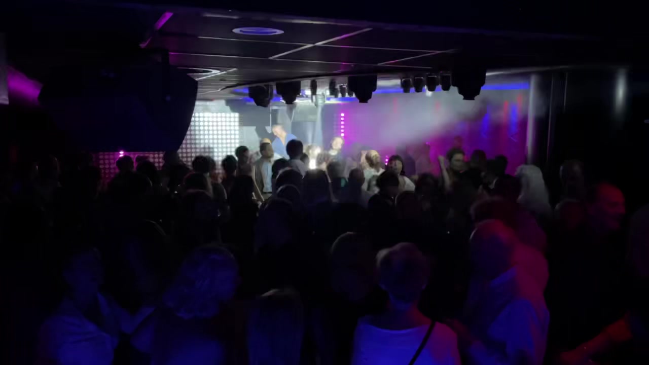 @Th&eacute; Dansant Duplex