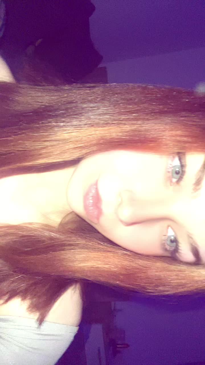 @𝑆𝐴𝑀𝐴𝑁𝑇𝐻𝐴♡
