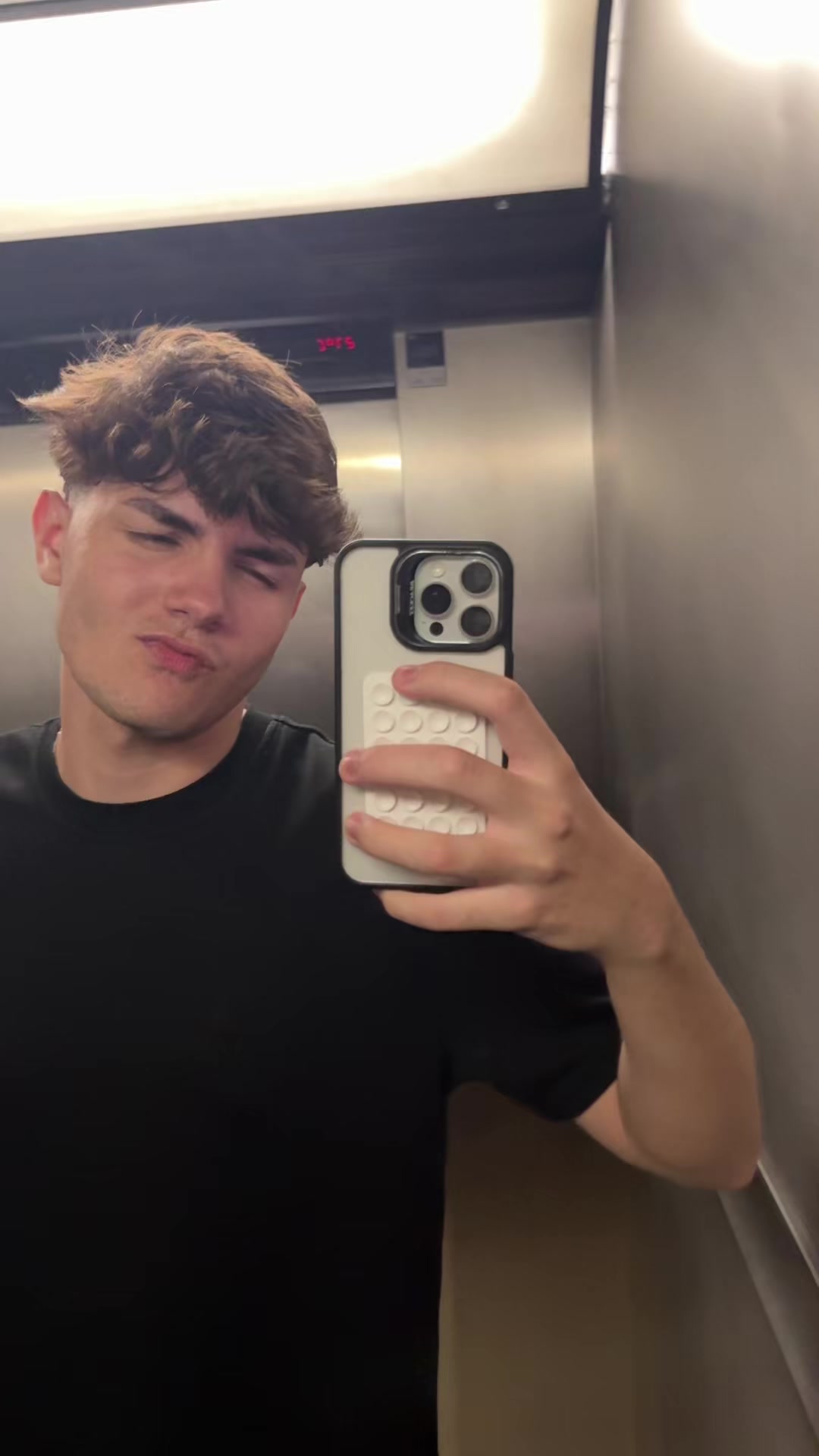 @Thi Medeiros 🤴🏻