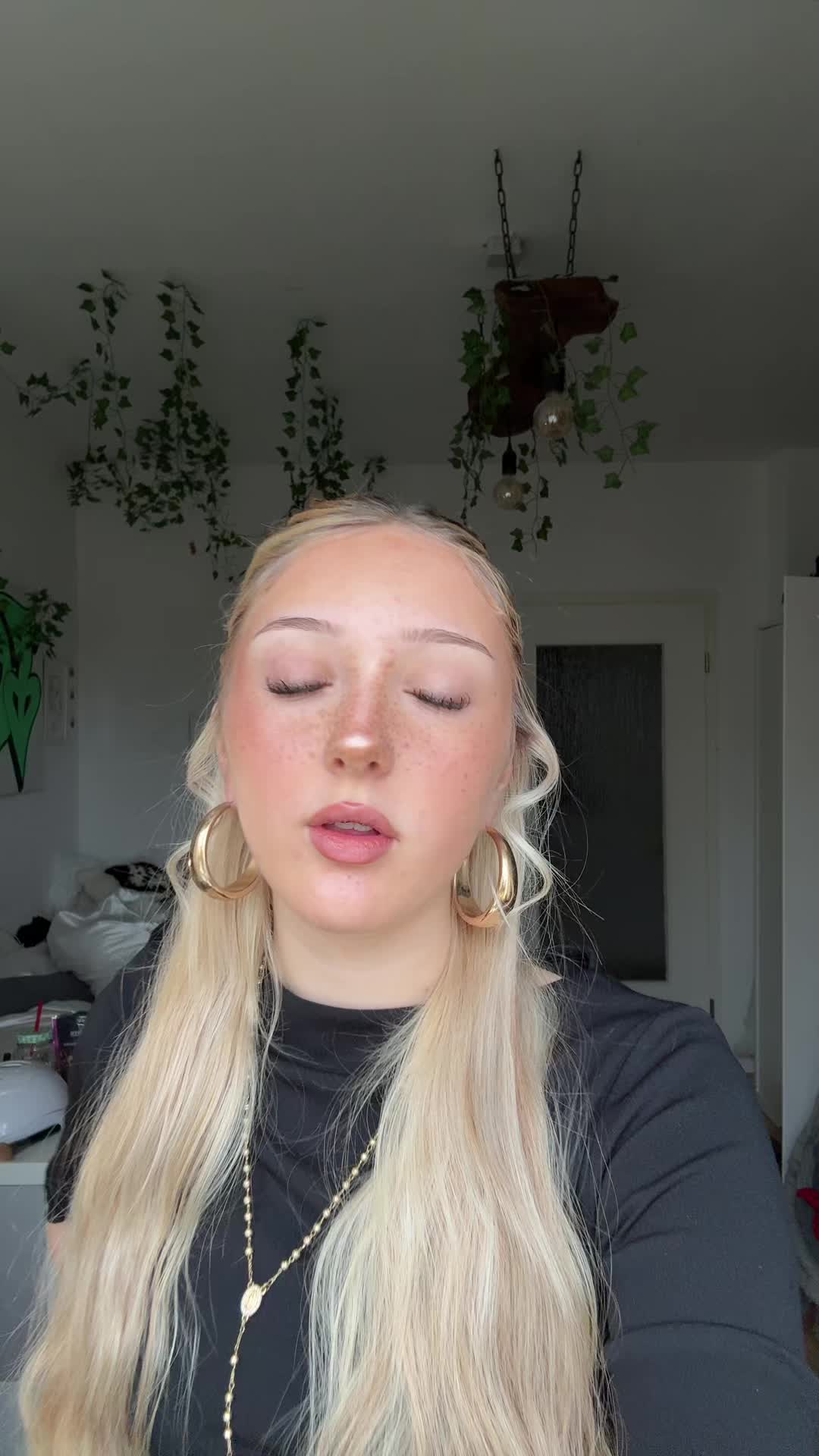 @felicia