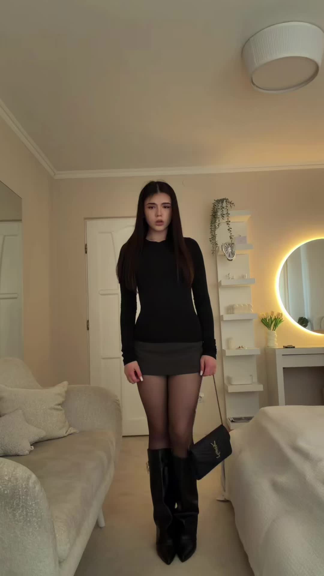 @𝐄𝐦𝐦𝐚