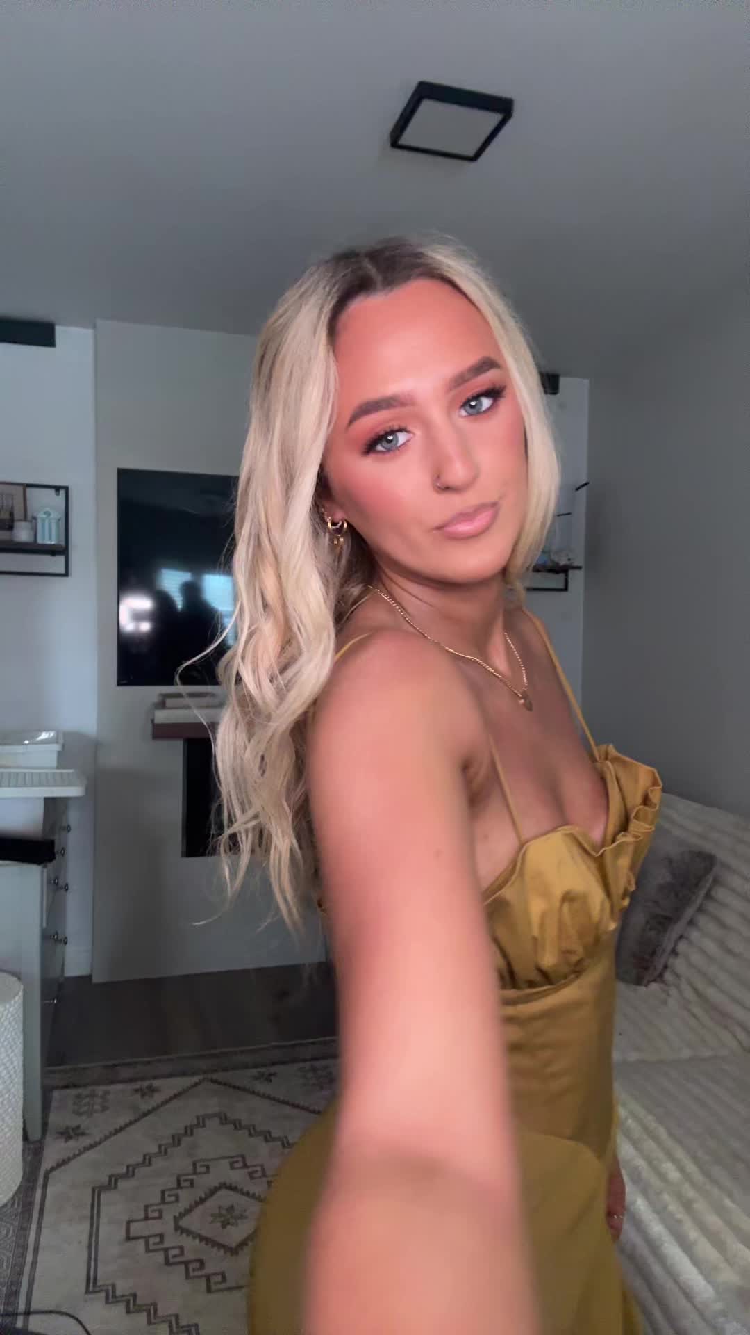 @Caitlinotoole
