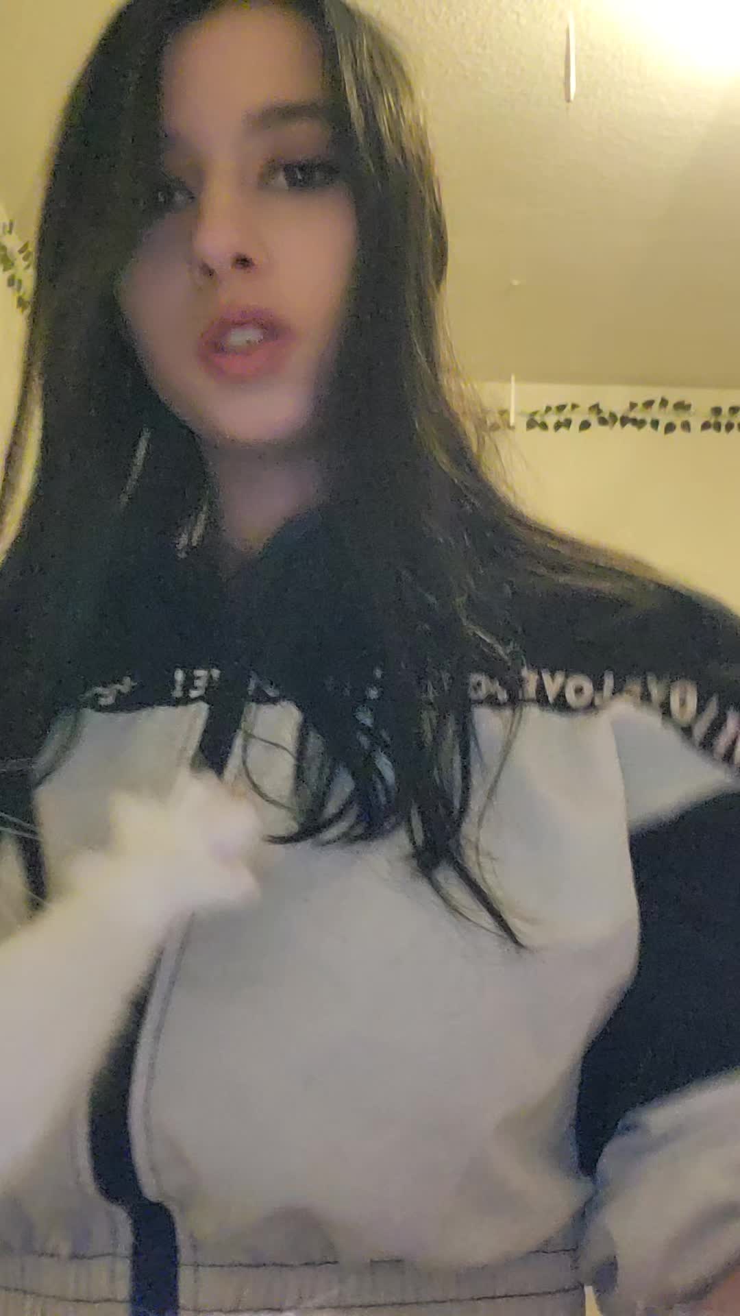 @Lorena<3