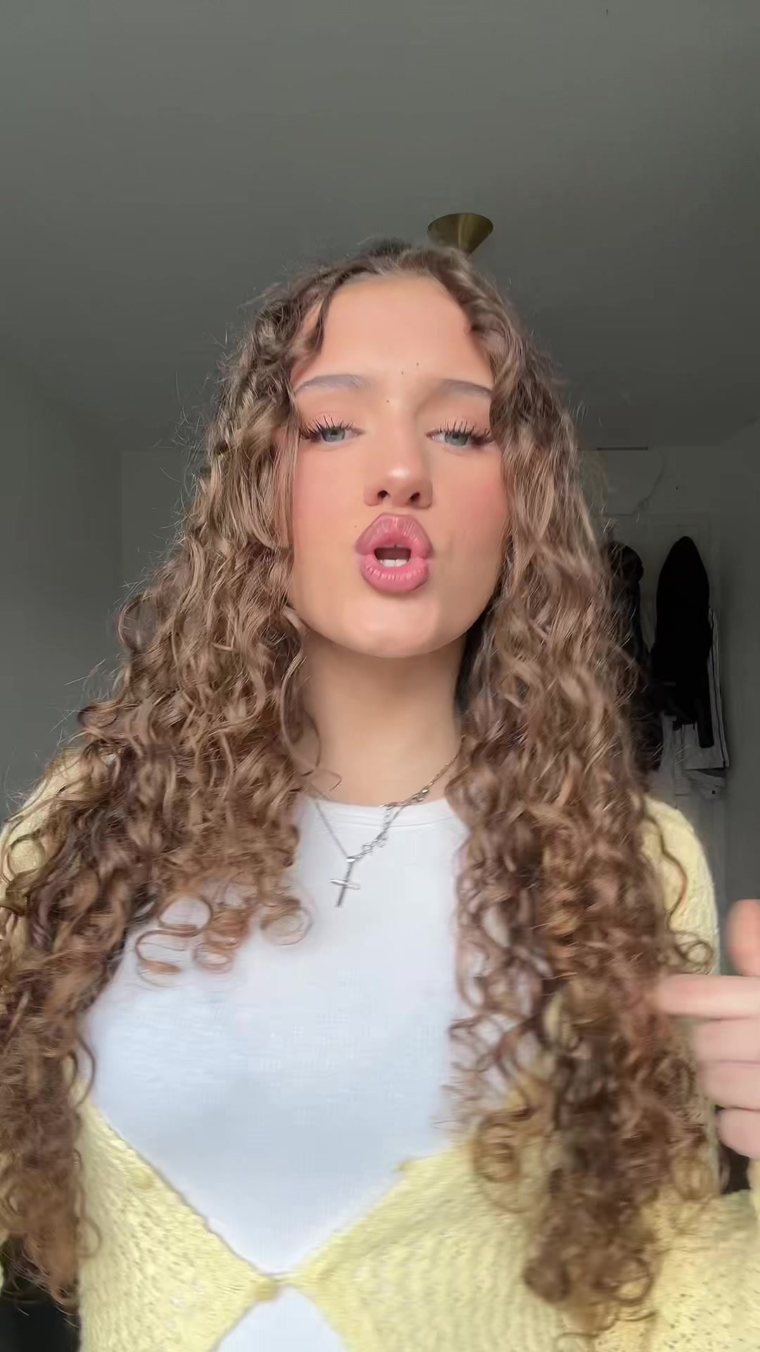 @️