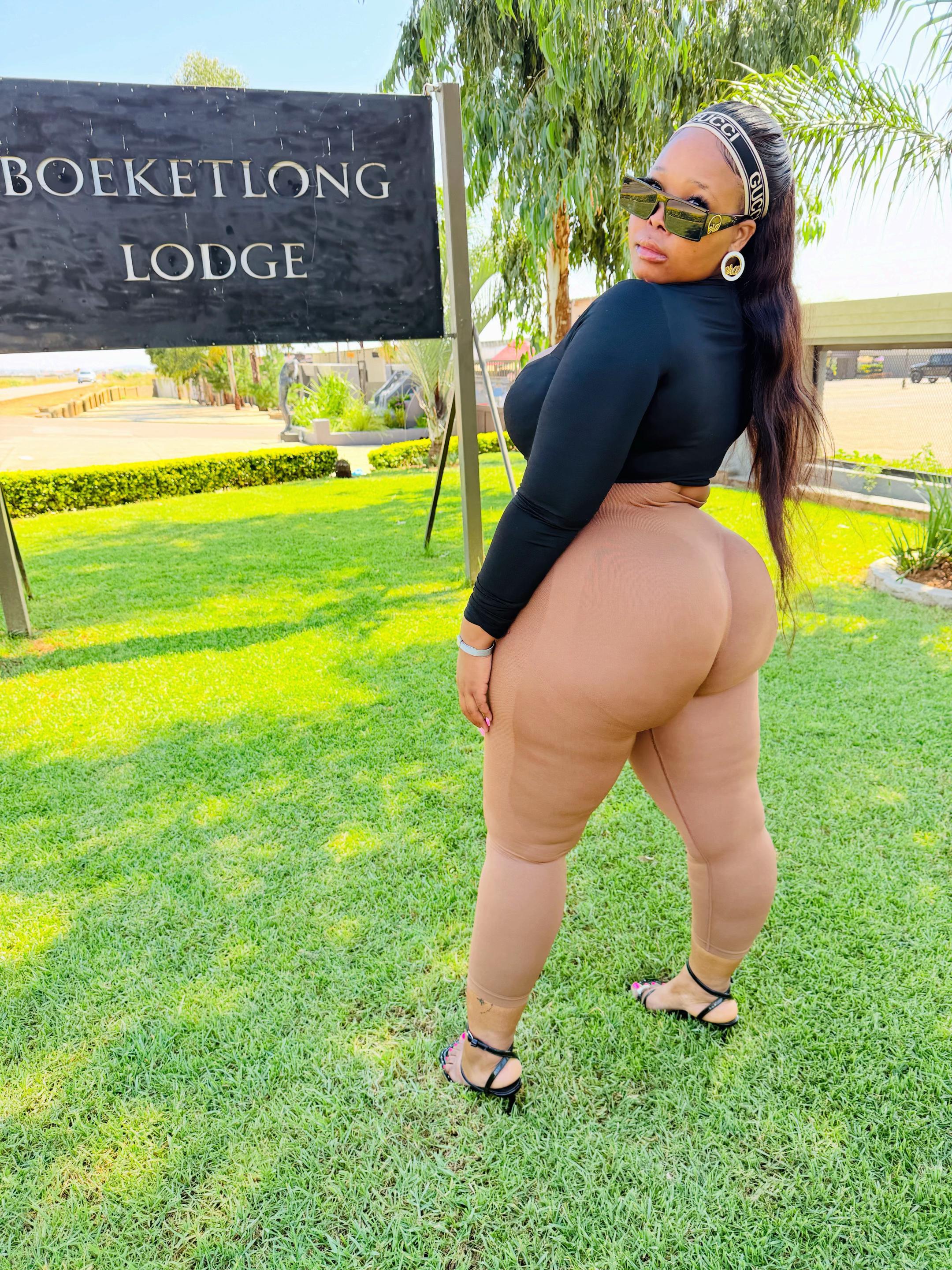 @Curvilicious 🥰F