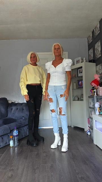@Cheeky twins