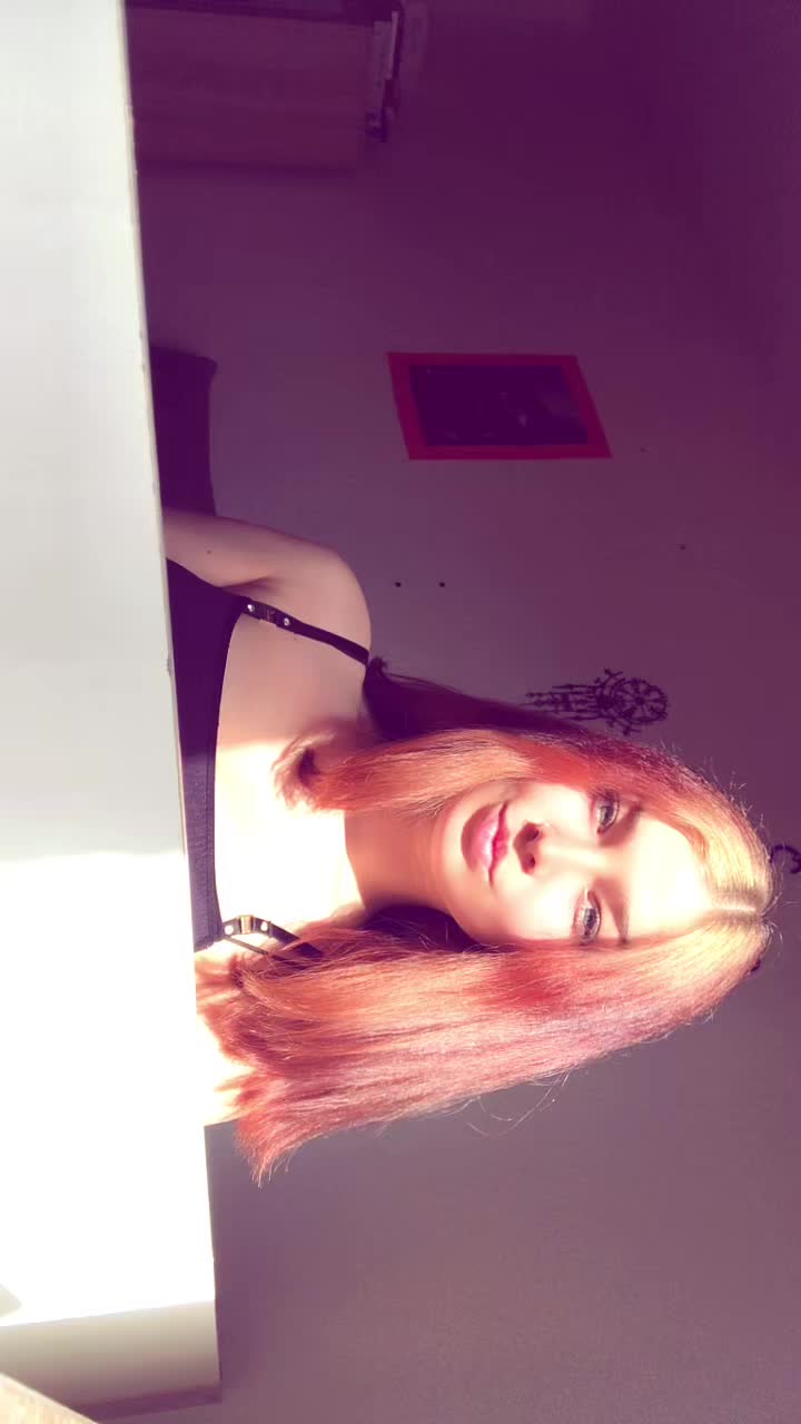 @𝑆𝐴𝑀𝐴𝑁𝑇𝐻𝐴♡