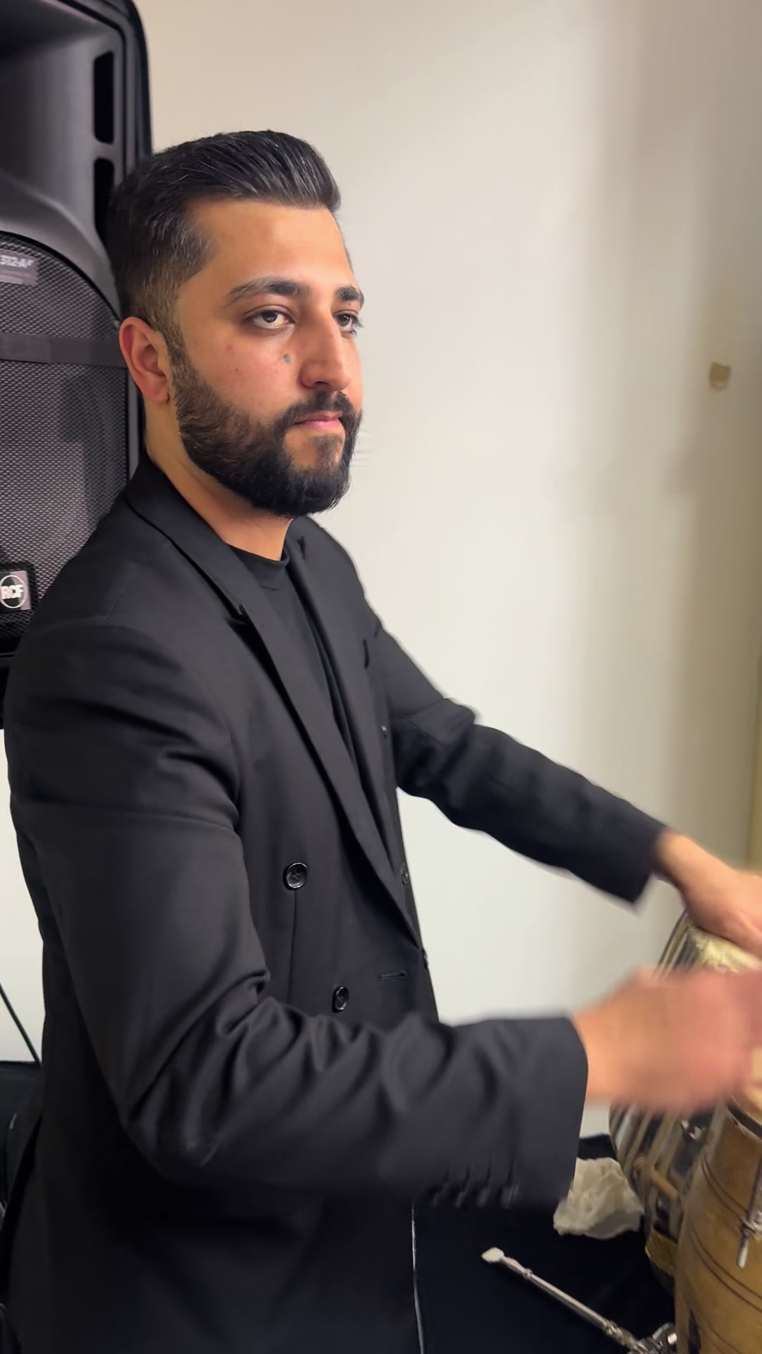 @ɾɑʍíղ ɑԵɑՏհ ʍմՏíϲ 🎙