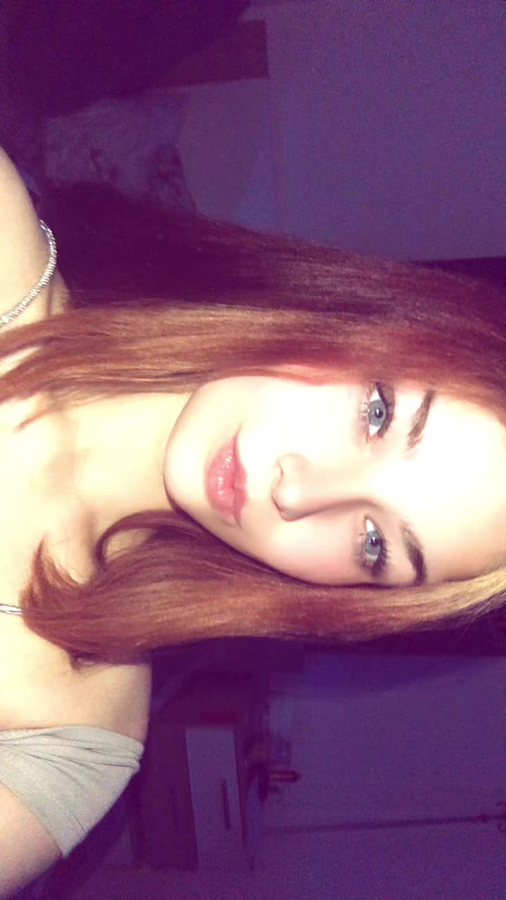 @𝑆𝐴𝑀𝐴𝑁𝑇𝐻𝐴♡