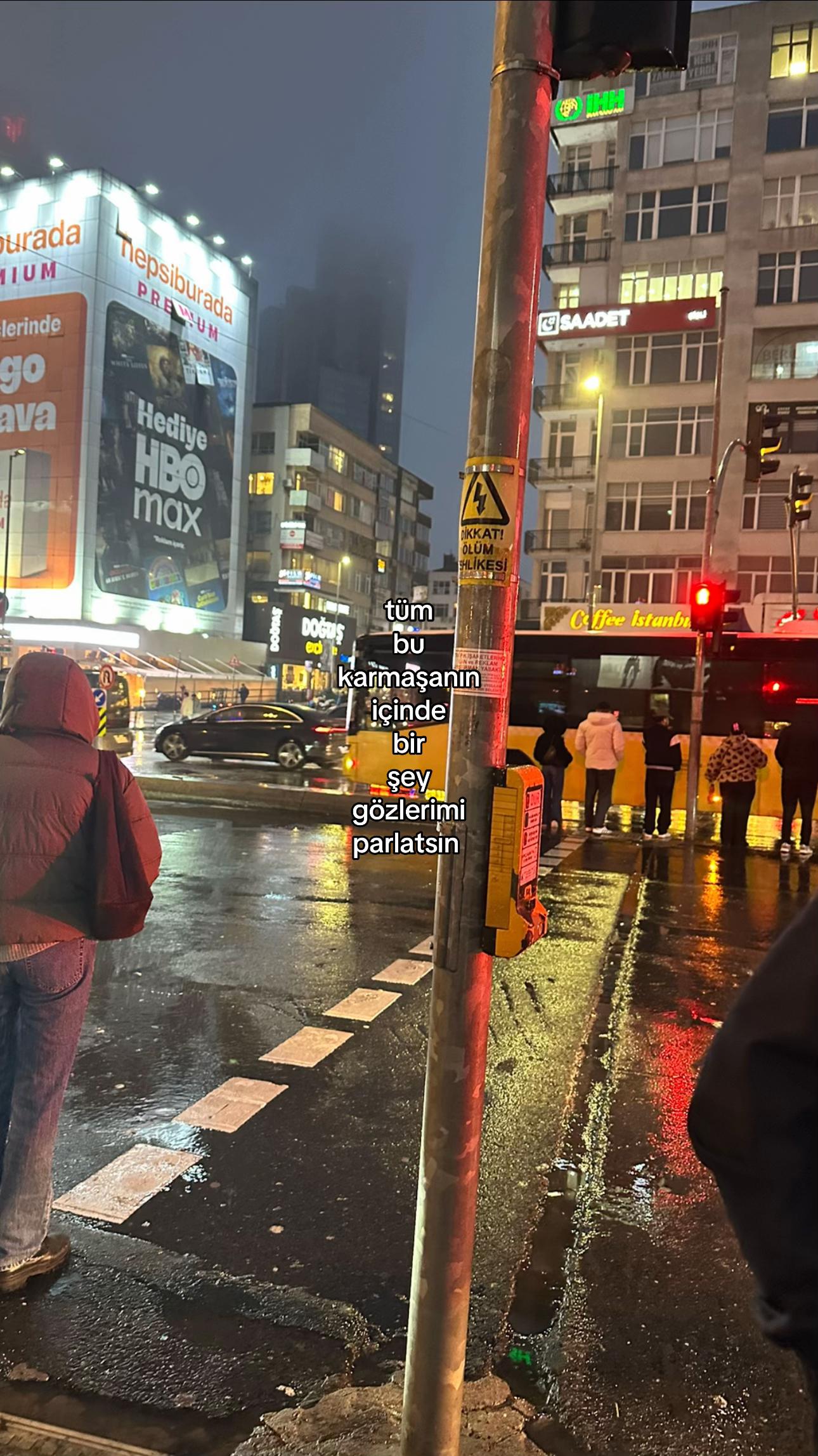 @ツ