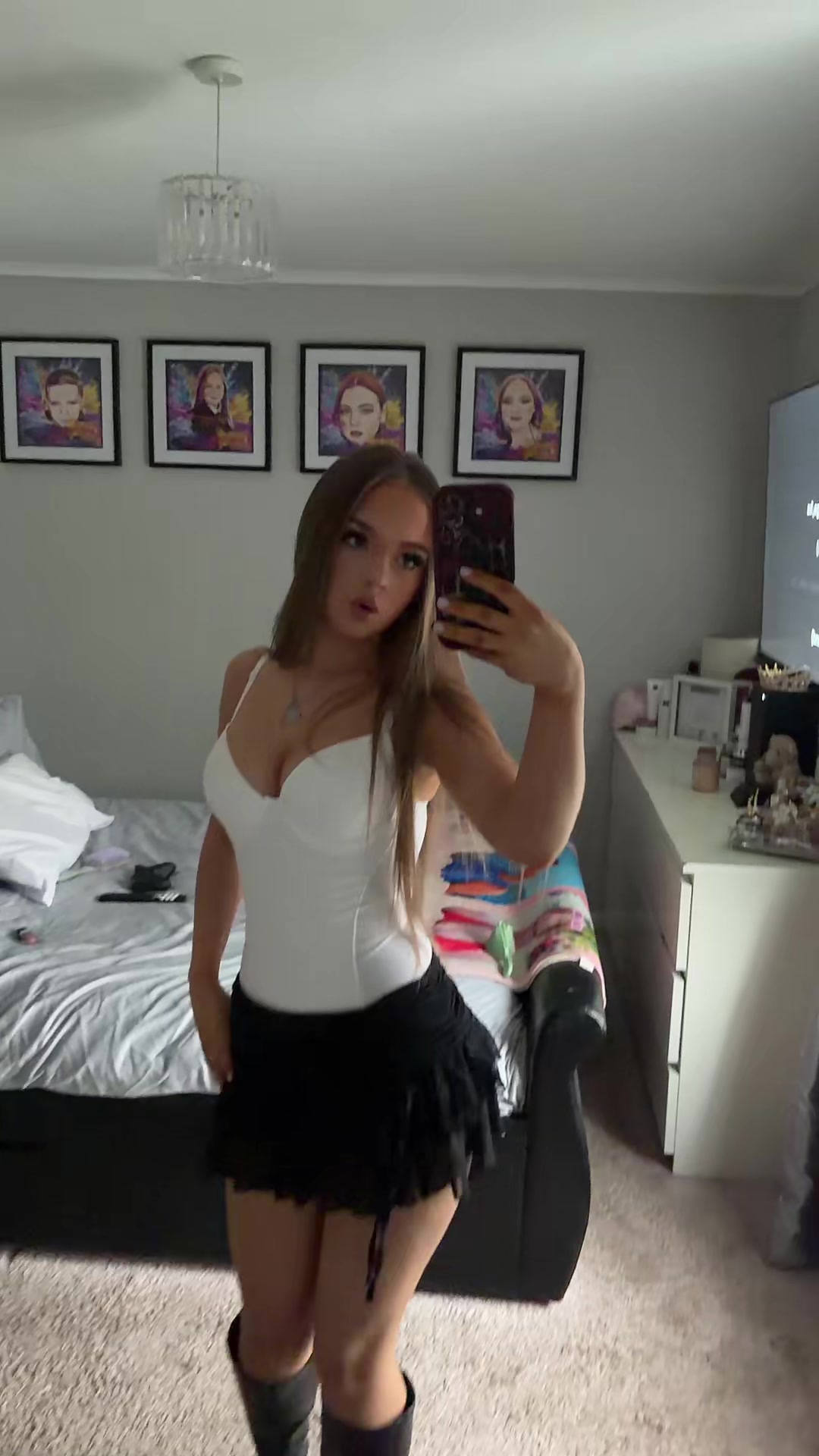 @Chloe 🖤
