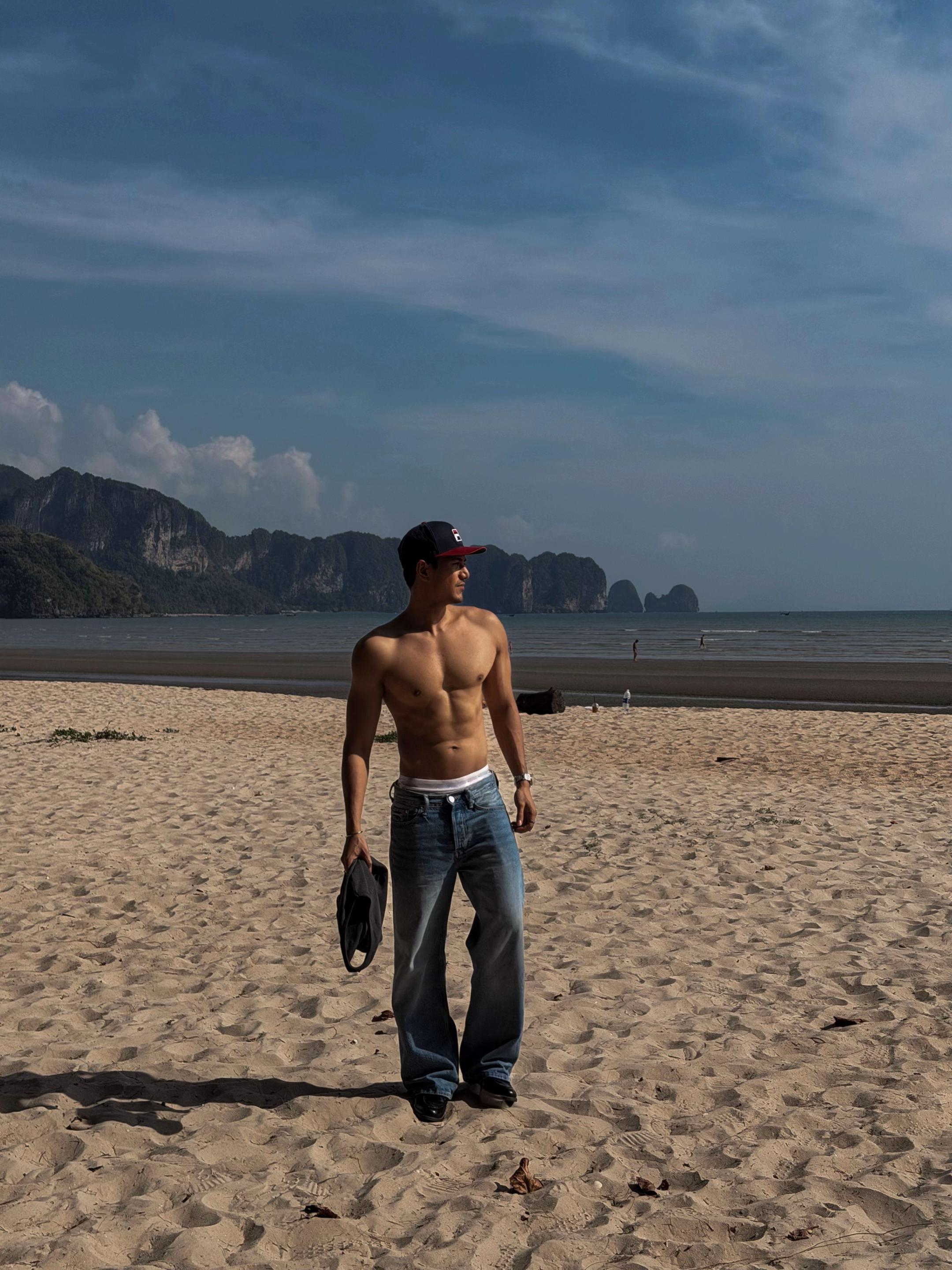 @Charlie Nyein - ချာလီငြိမ်း