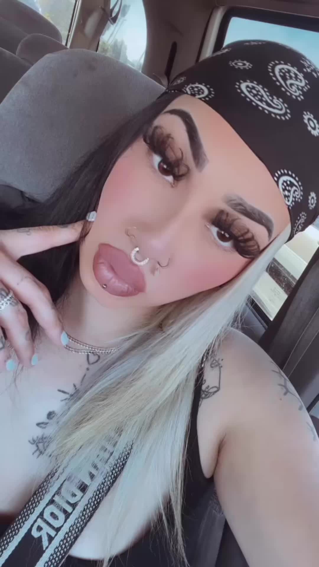 @Lexiee