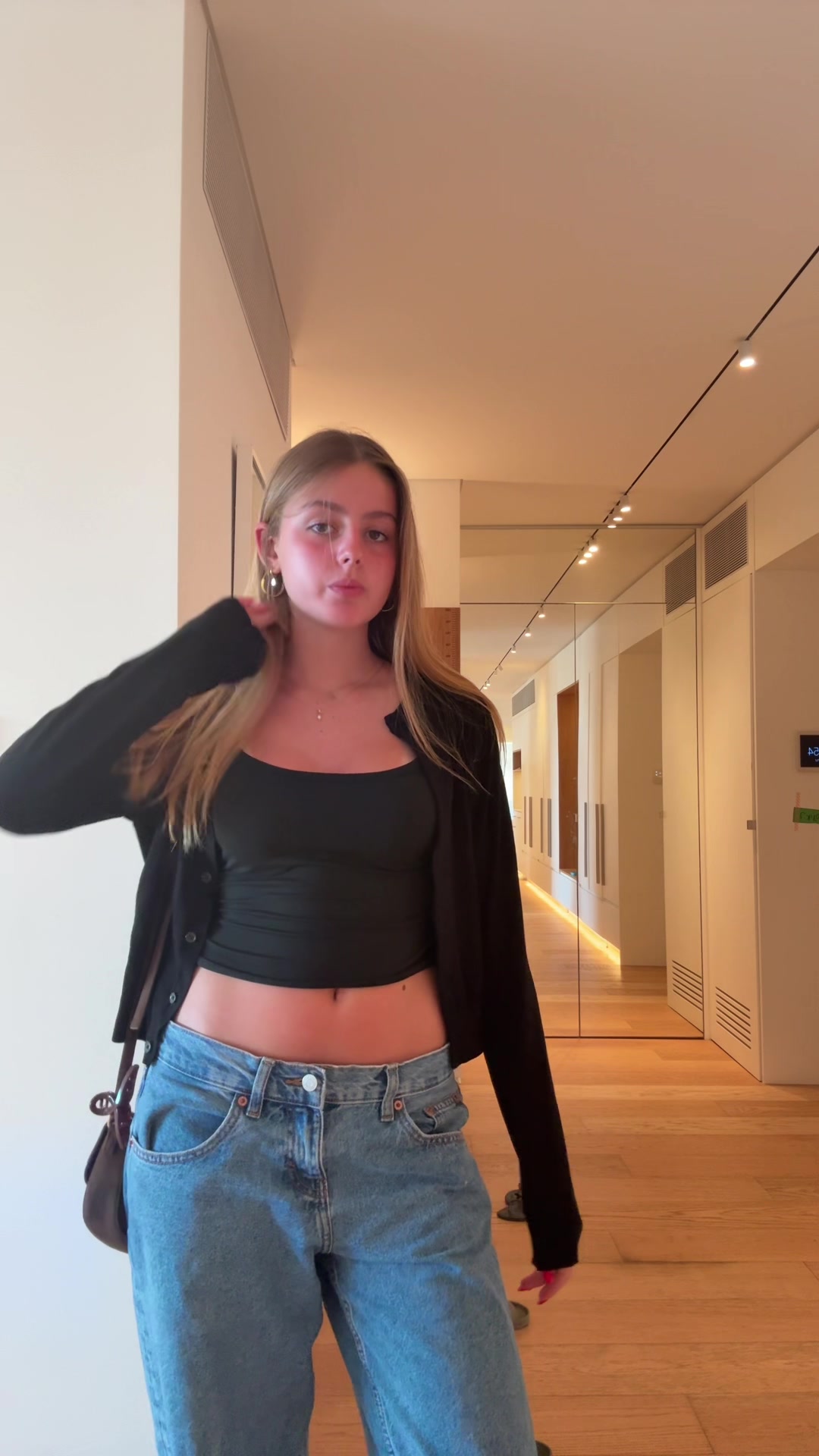 @elliyazohar