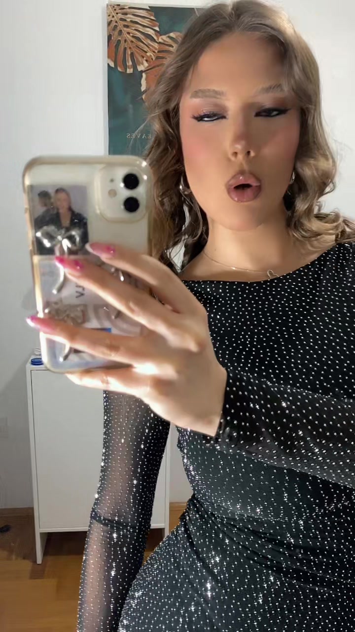 @𝚜𝚊𝚗𝚍𝚛𝚊