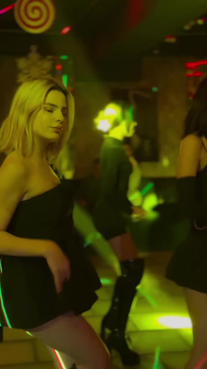 @M A R İ  𝟗𝟎