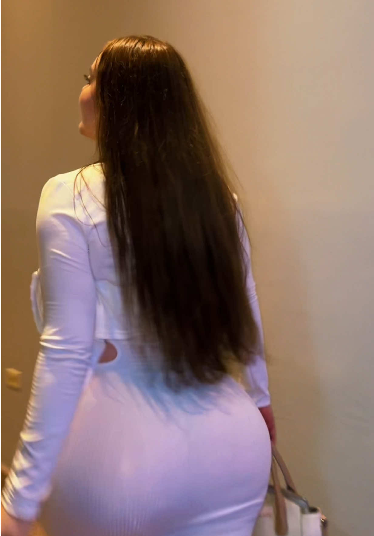@Bella