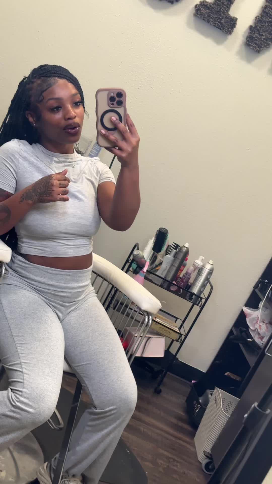 @nia