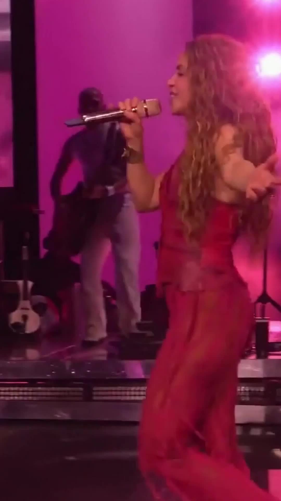 @ShakiraSupporters